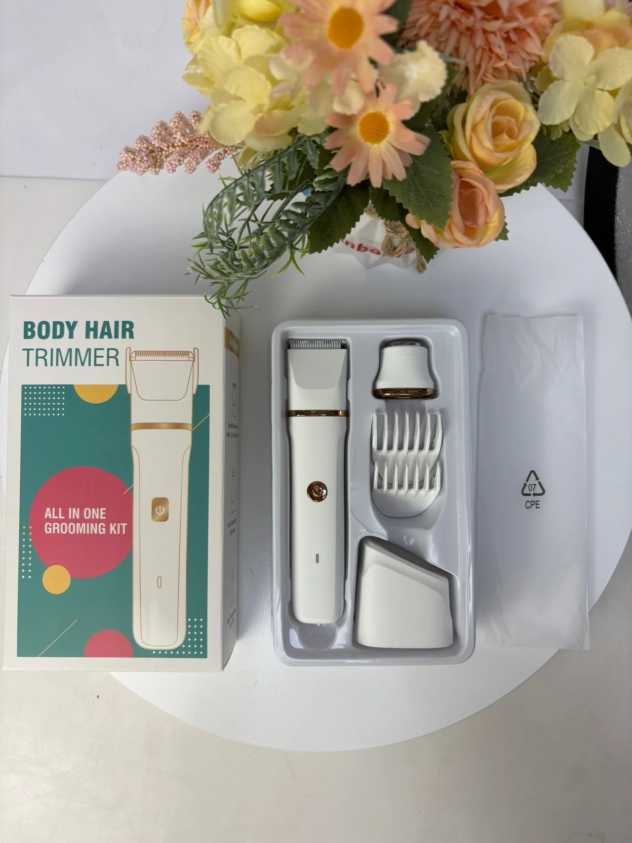 Rechargeable Electric Razor for Women with IPX7 Waterproof 600mAh Battery and 100 Minutes Runtime Bikini Hair Trimmer