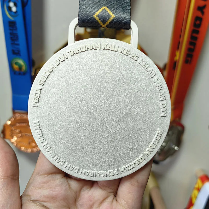 Custom Antique and Modern 3D Sports Medals Zinc Alloy 5K Marathon Football & Swimming Race Finisher Awards manufacture