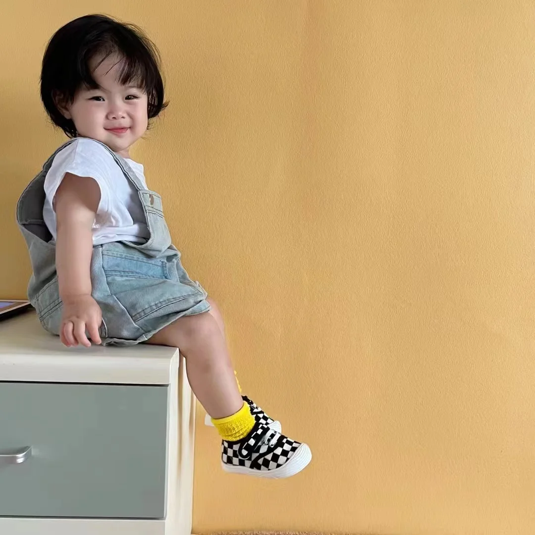 Unisex Toddler Kids Pre-Walker Sneakers Casual Lattice Canvas Shoes with Soft Rubber Outsole Fashionable for Kids supplier