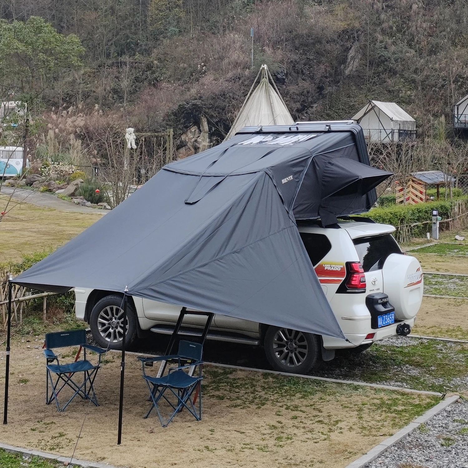 3-4 Person 1.9M Width Hard Shell Roof Top Tent with 320G Polyester for Outdoor Camping