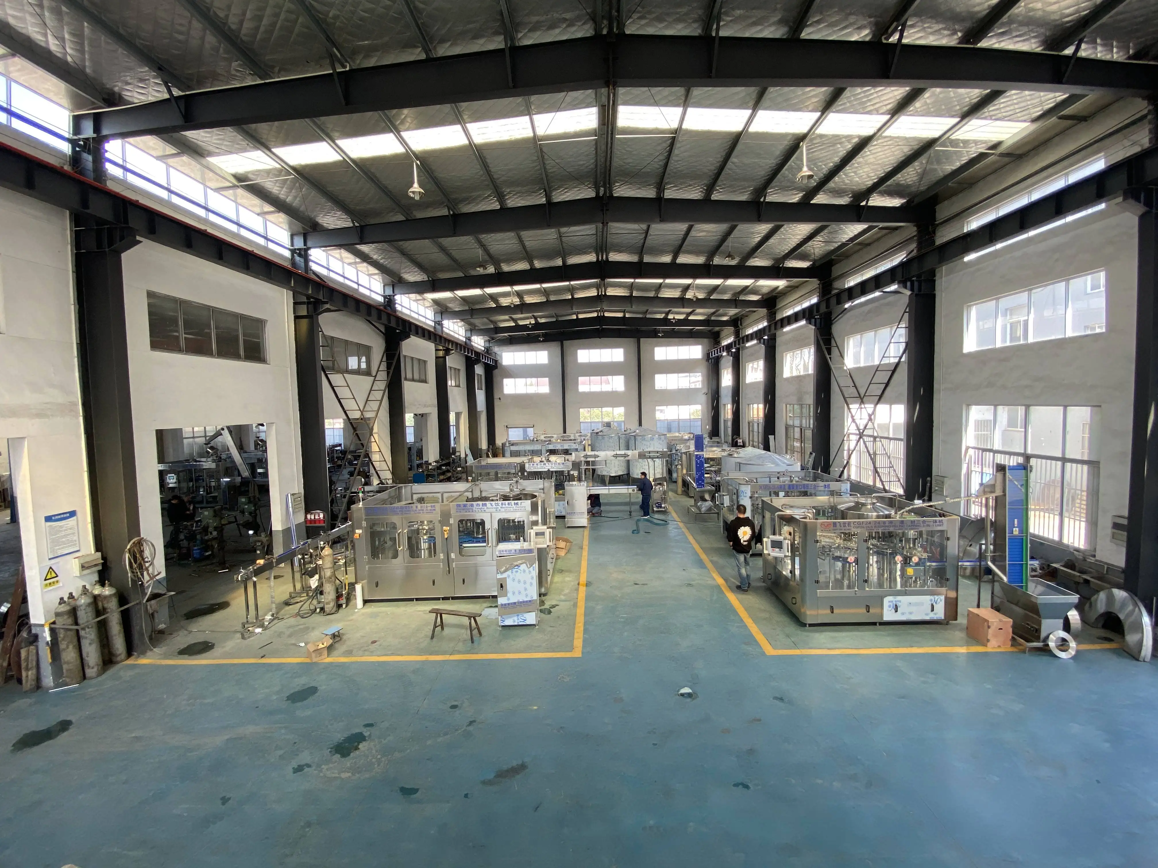 Turnkey Solution Automatic Glass Bottle Soda Water Filling Machine manufacture