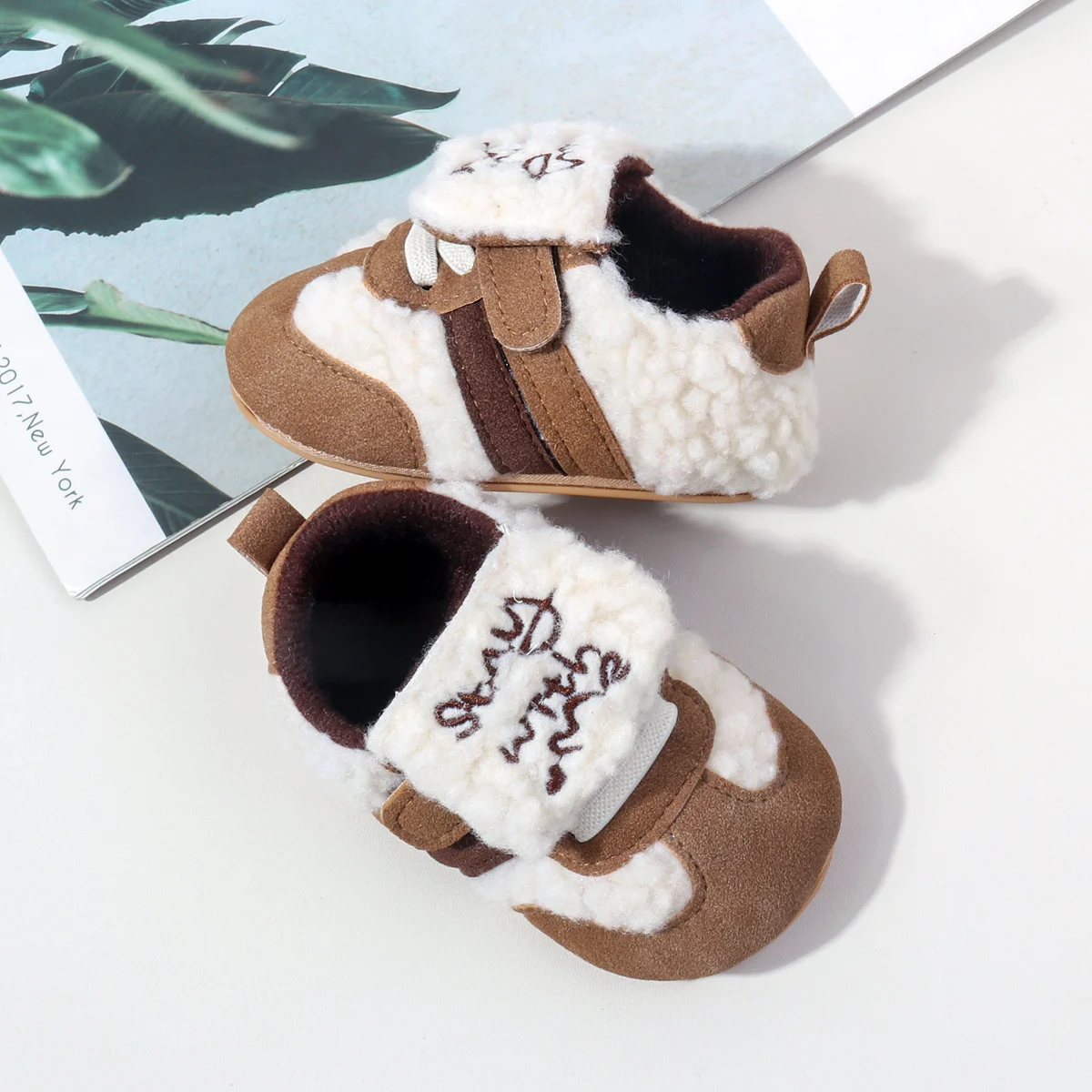 2025 New Design Cozy Baby Shoes Stretchy Safety Warm Premium Brushy Toddler Shoes for Boys and Girls in Autumn and Winter supplier