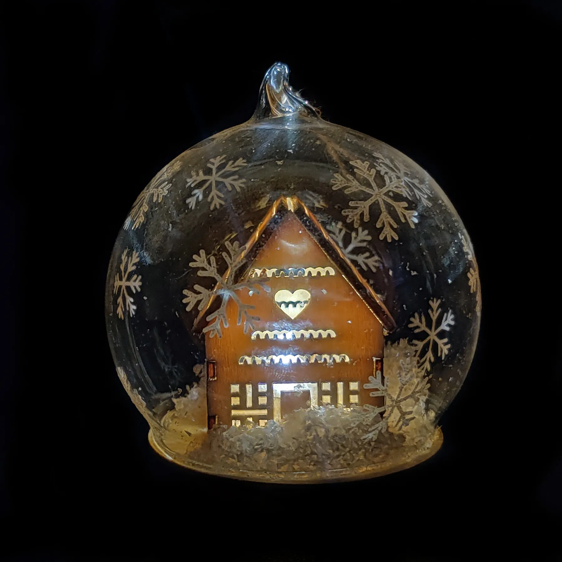 Personalized clear hanging glass Christmas ball ornaments crafts decoration ideas with snow house inside for sale supplier