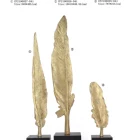 Ornament Crafts Custom Modern Luxury Resin Silver Feather Shape Tabletop Creative Ornament Crafts