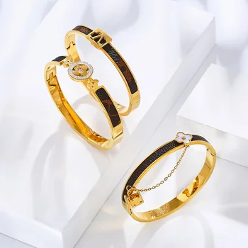 Waterproof Zircon 18k Gold Plated Famous Branded Inspired Designer Fashion Fine Stainless Steel Jewelry Clover Bracelet Bangle
