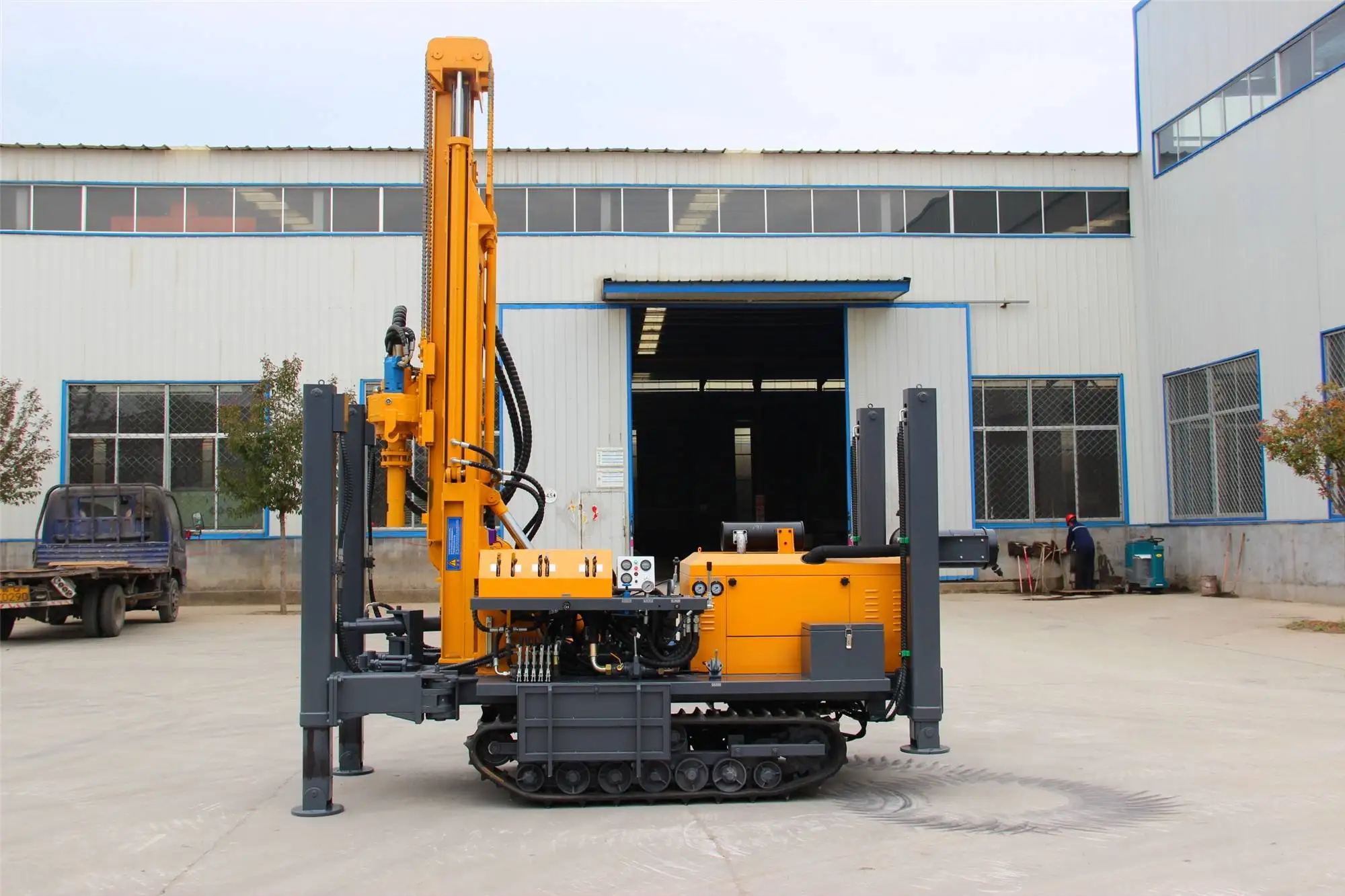 Hongwuhuan HWH260 Own Brand 450m deep drilling hydraulic top drive well drilling rig manufacturers direct sales