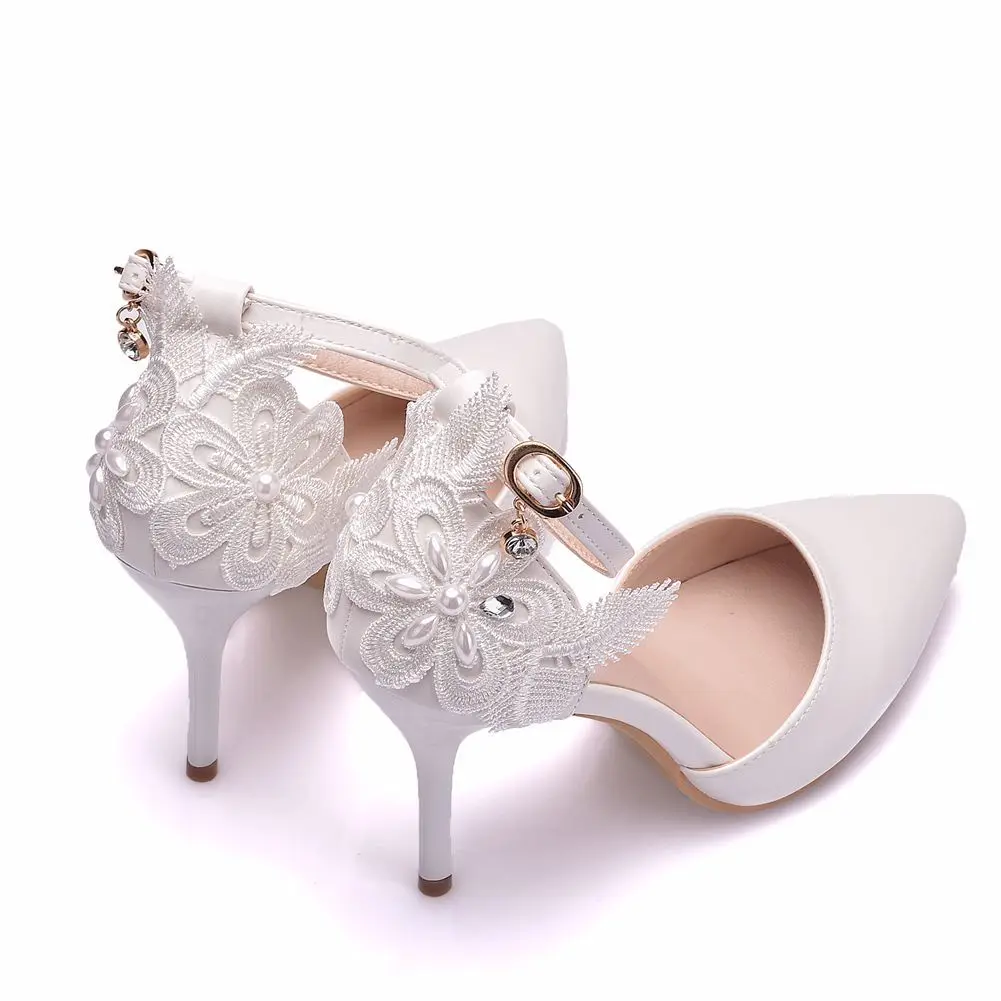 Latest Popular White Wedding Shoes Lace Fashion High Heels Pearl Women′ S  Pumps - China Walking Style Shoe and Casual Shoes price