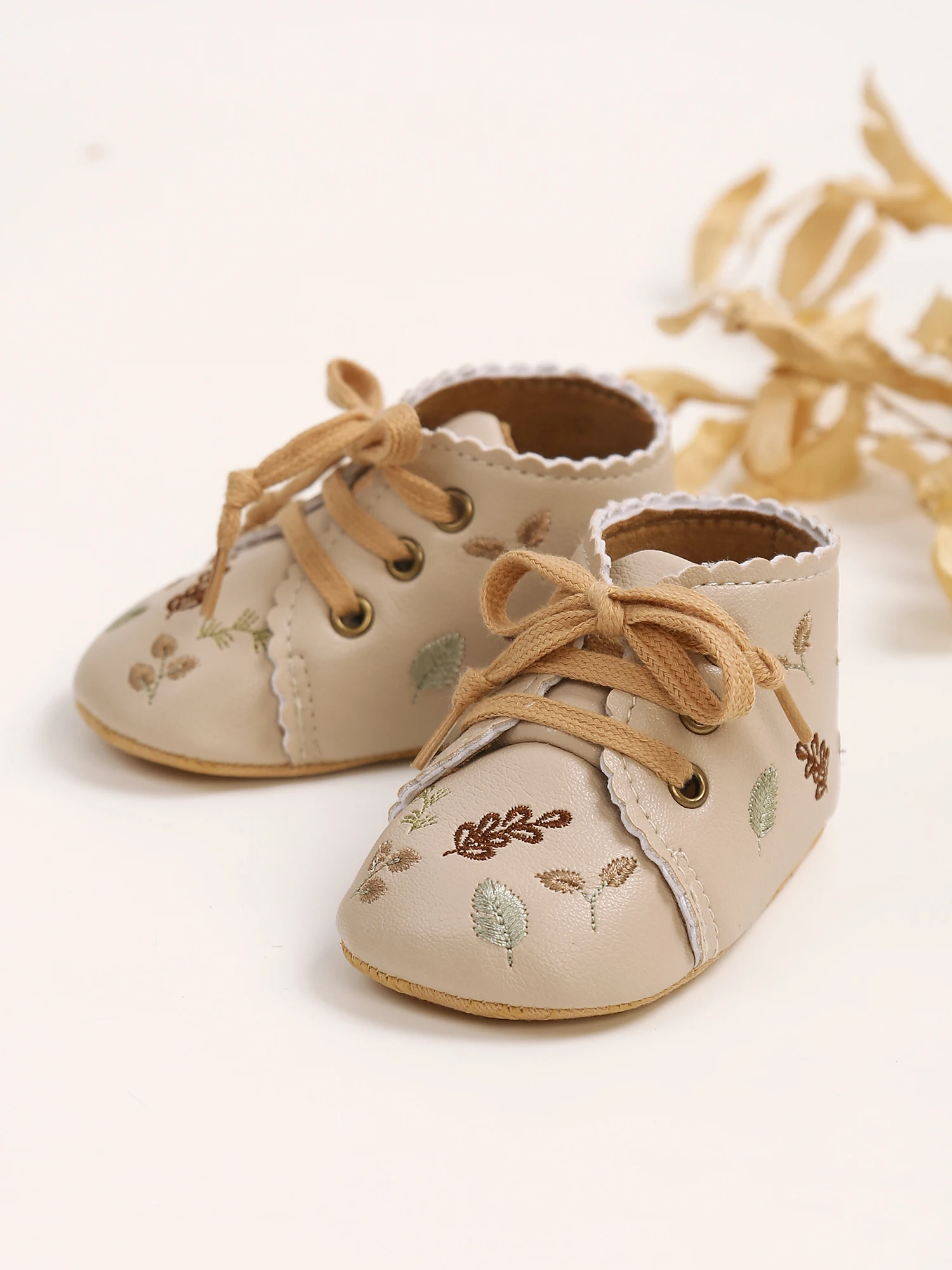 2024 Unisex Baby Toddler Shoes Soft and Non-Slip Embroidery Design for Spring Autumn Breathable and Flat Features factory