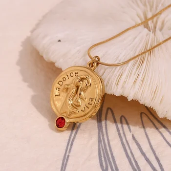 Engraved La Dolce Vita Fashion Lady Pendant Necklace Red Zircon Gold Plated Stainless Steel Jewelry