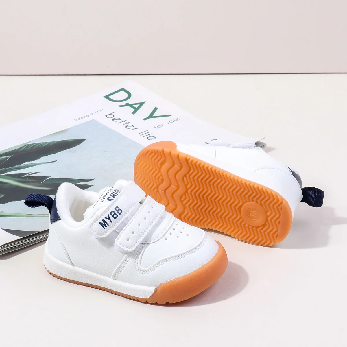 2025 New Design Toddler White Boys and Girls Soft-soles TPR Anti-slip Warm White Baby Shoes for 0-2 Years Old details