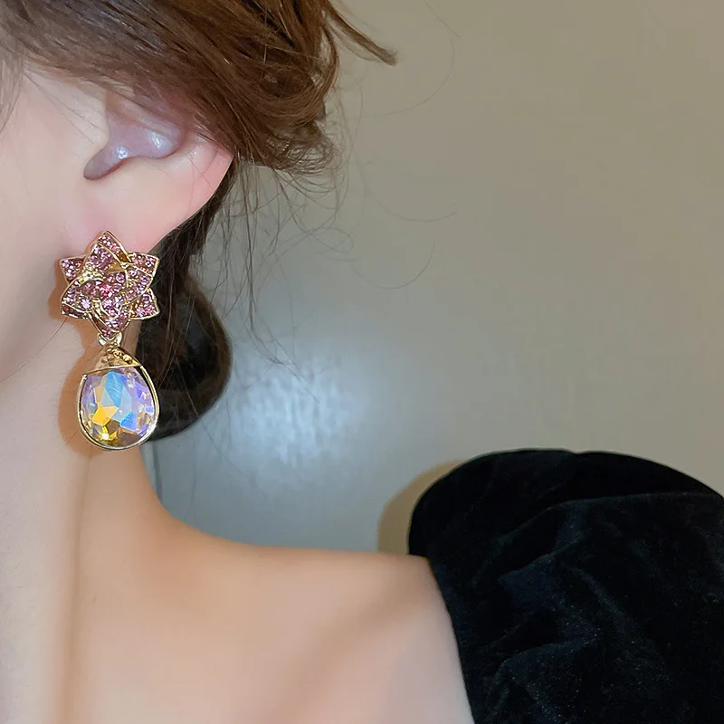 Silver Needle Inlaid Diamond Drop Flower Small Retro Style Temperament Light Luxury High Sense Wholesale Stud Earrings for Woman