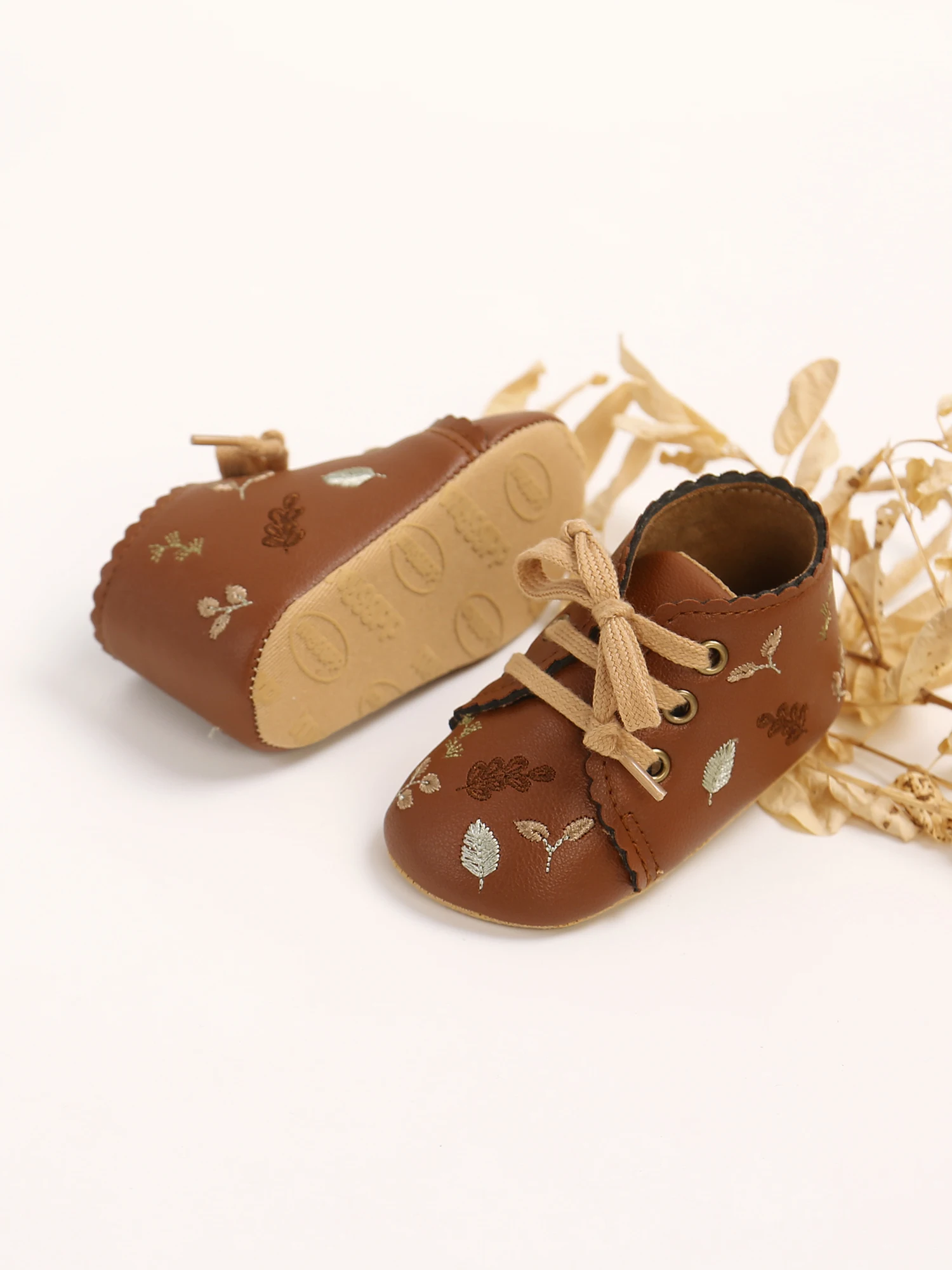 2024 Unisex Baby Toddler Shoes Soft and Non-Slip Embroidery Design for Spring Autumn Breathable and Flat Features supplier