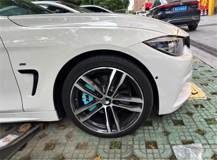 product car brake caliper protect 4pcs auto brake system for bmw g20 f30 g30 f10 g01 f25 g05 car calipers brake cover with logo sticker-7