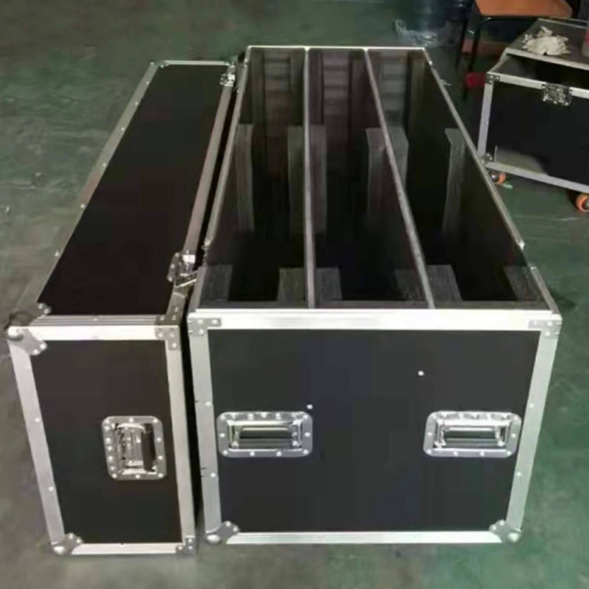 Custom Made 55 60 65 Inch Universal Plasma Tv Flight Case Aluminum Flight Case Tv Road Case With Foam And Wheels