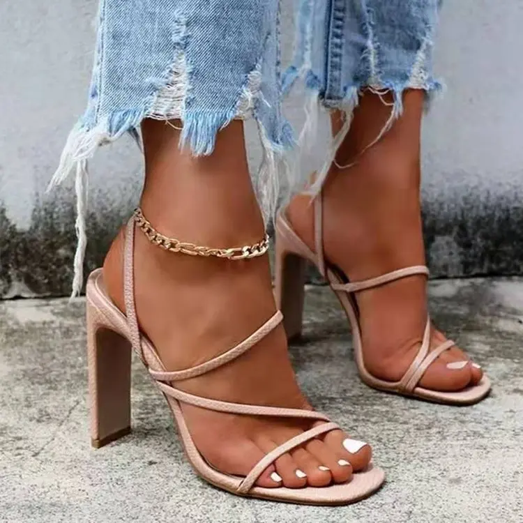2024 spring and summer new female one-line Roman square head thick heel sandals