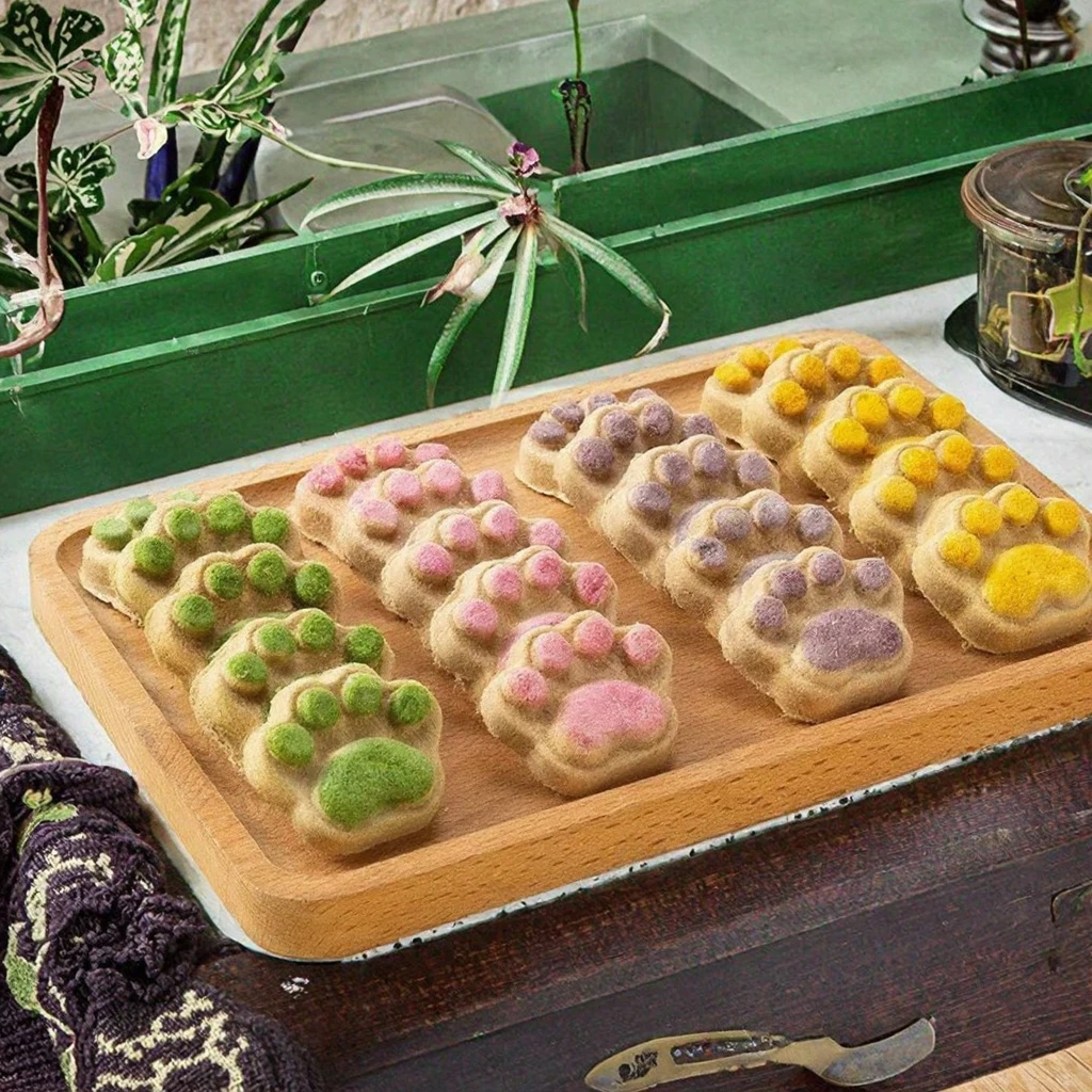Cherry Leisure Eco-friendly Freeze-Dried Cat Treats Claw Biscuits Kitten Nutrition Vitamins Premium High-protein Large Pet Food supplier