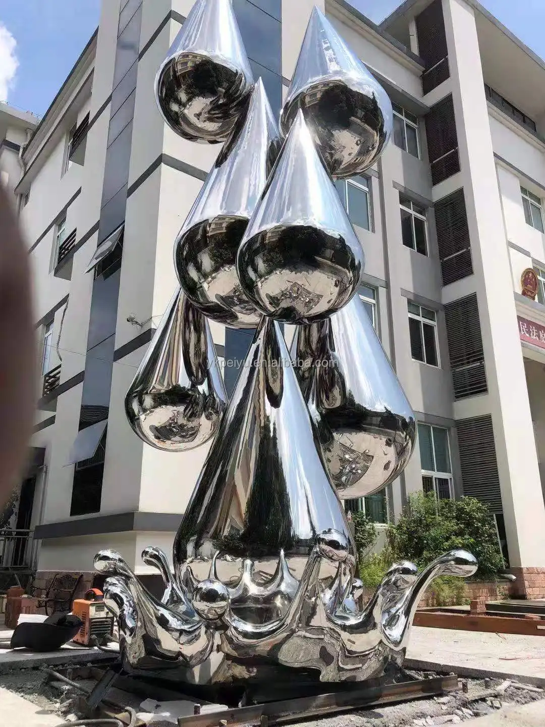 现代优价镜面抛光艺术不锈钢雕塑户外装饰