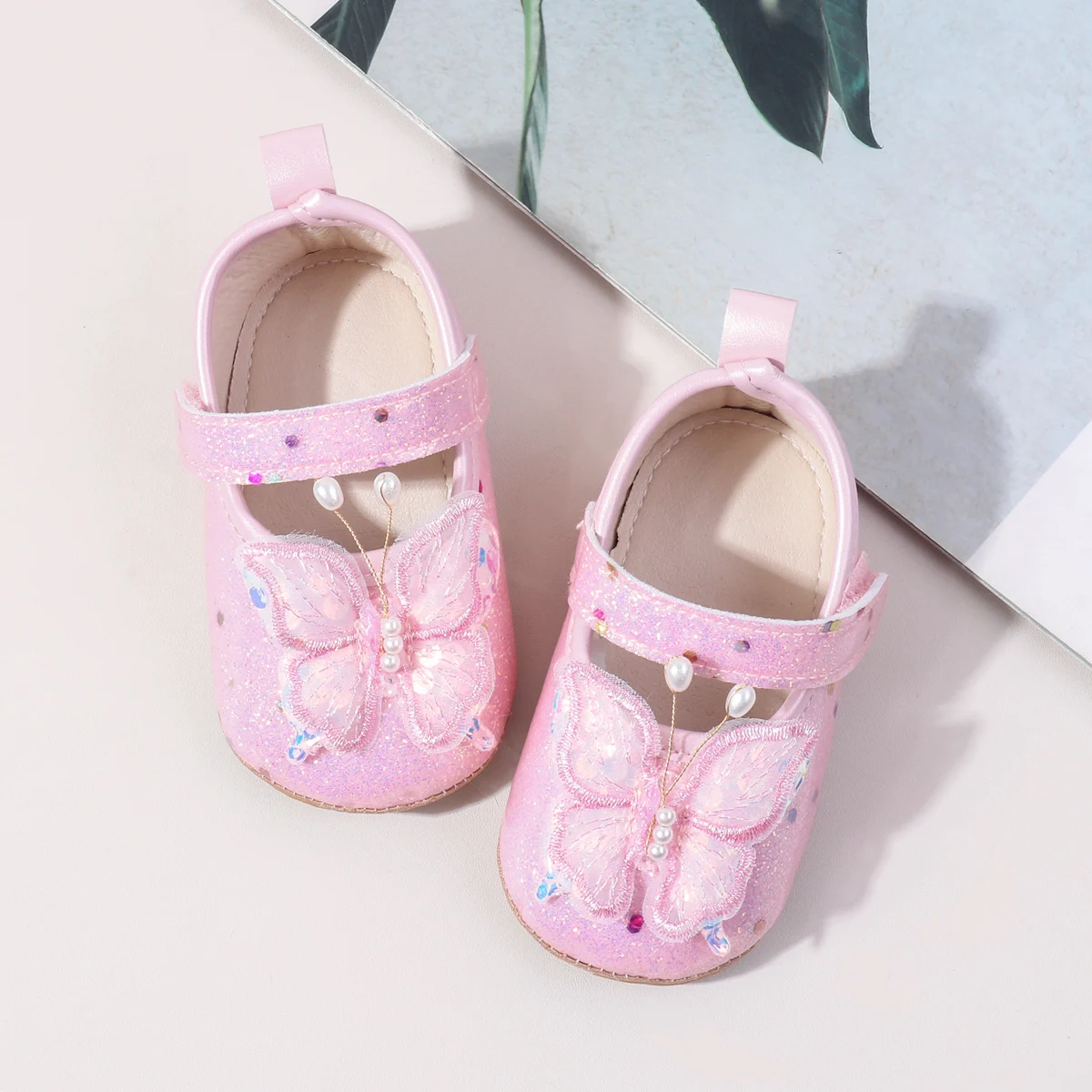 Wholesale Beautiful butterfly Design Bling Glitter PU Leather Toddler Baby Newborn Girls Shoes manufacture