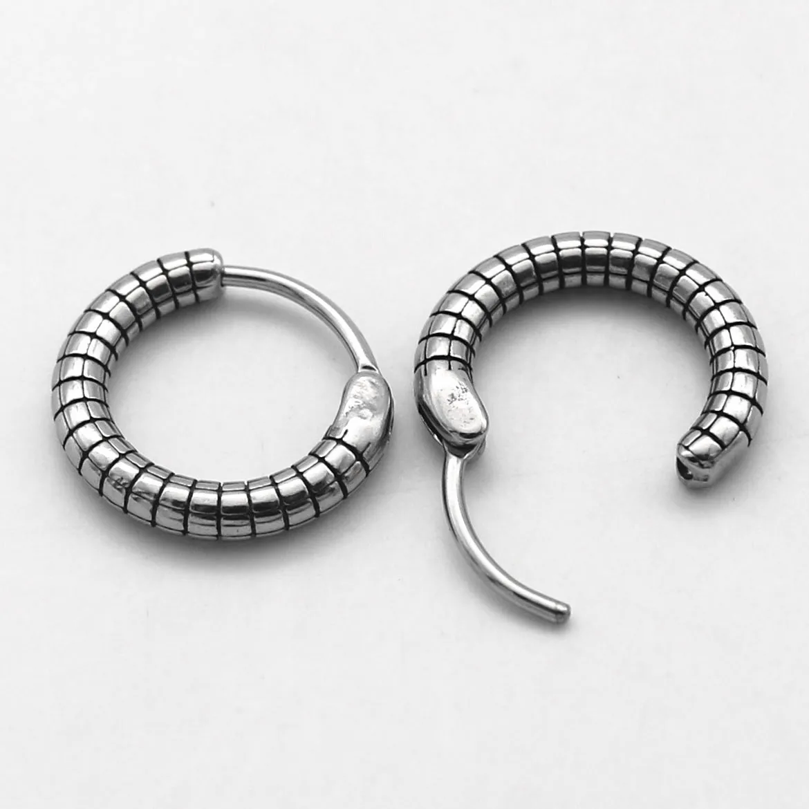 Simple Twist Earrings Wholesalers