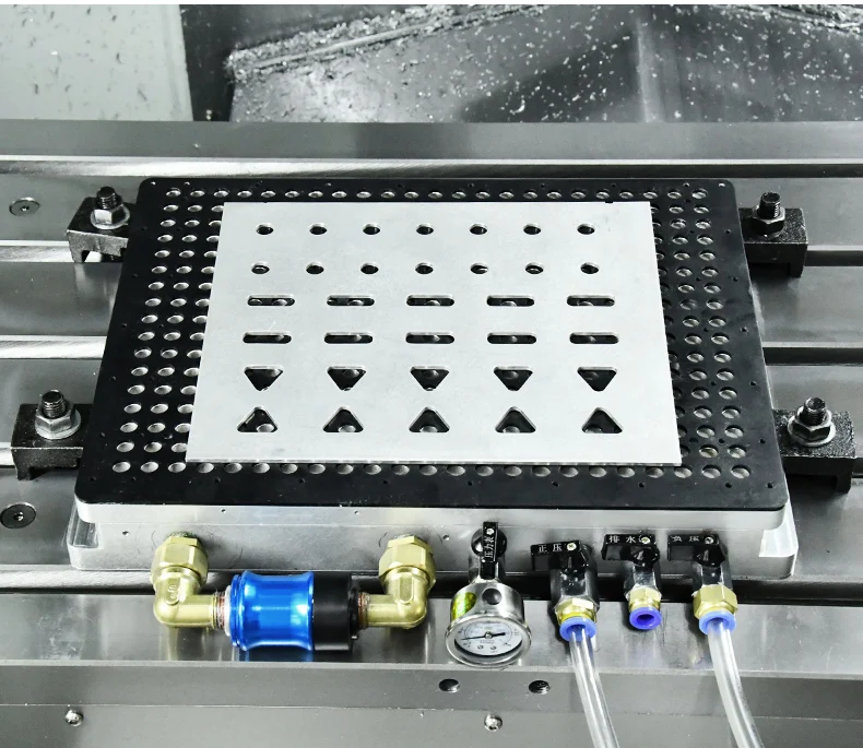 طاولة مغناطيسية لآلة الطحن بدون شريط مانع للتسرب CNC فراغ مغناطيسي لتصنيع التركيبات الهوائية الصناعية