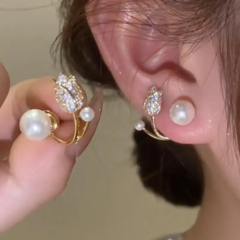 2024 New Korean Light Luxury Fashion New Tulip Pearl High Sense Ladies Women Pearl Flower Earrings