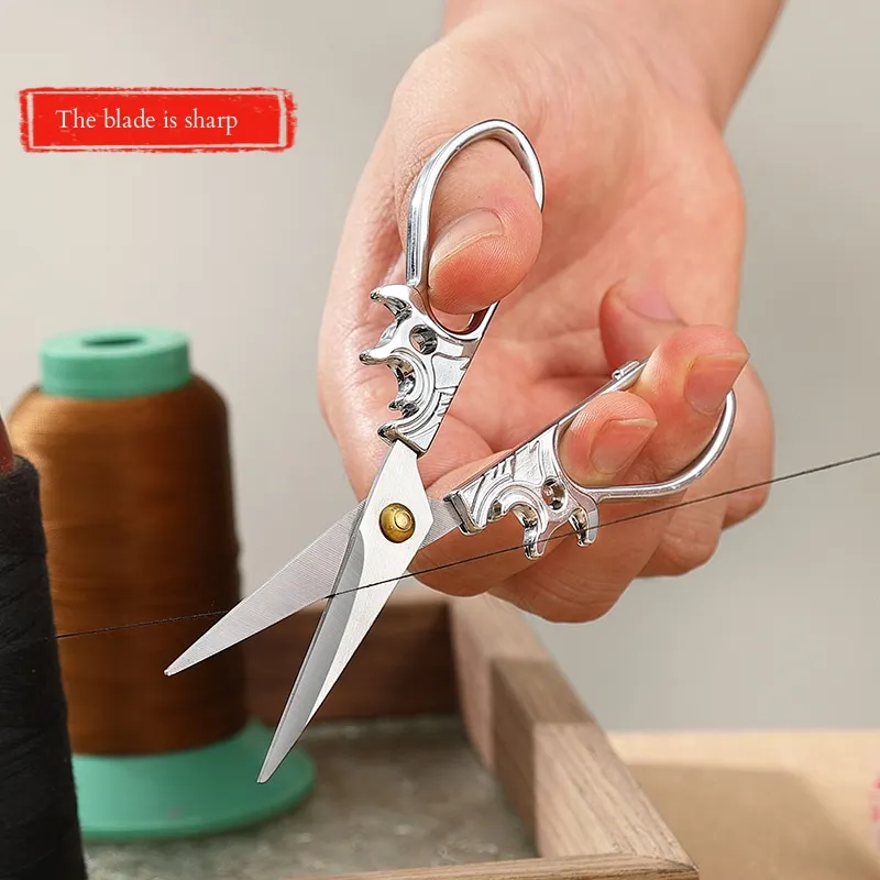 Kleine Bastelschere für den Haushalt