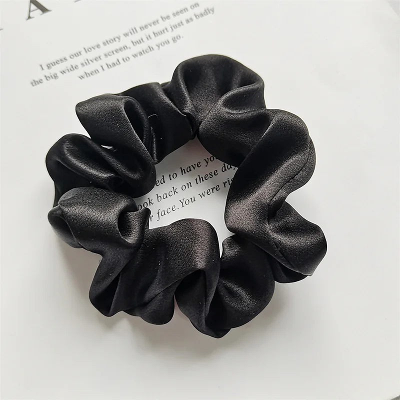 Why Should You Be Using Silk Hair Accessories