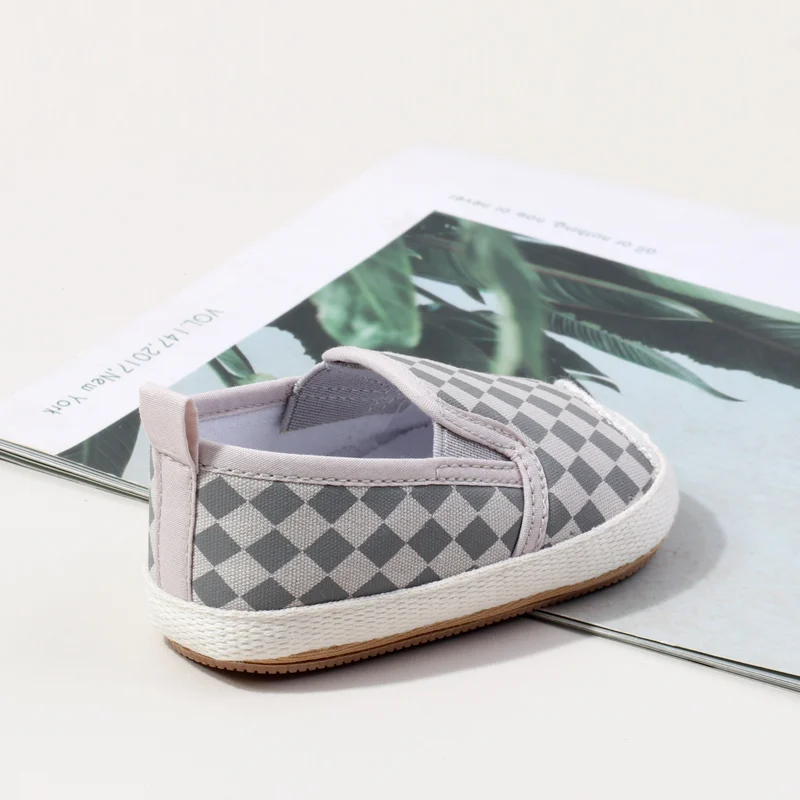 High Quality Baby & Toddler Canvas Shoes with Plaid Pattern Soft Rubber Sole & Slip-On Closure Light Weight Anti-Slippery Design supplier