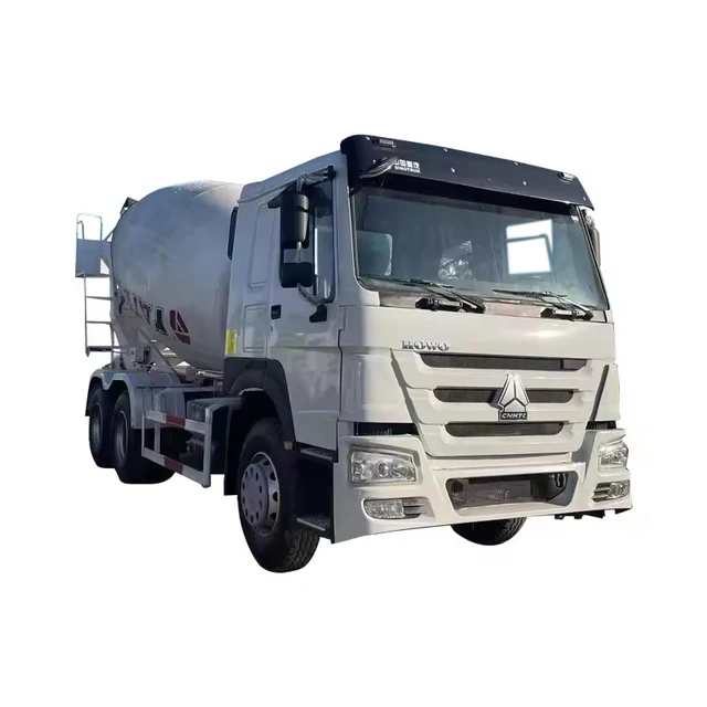 High quality used Sinotruk Howo diesel heavy duty concrete mixer truck is cheap