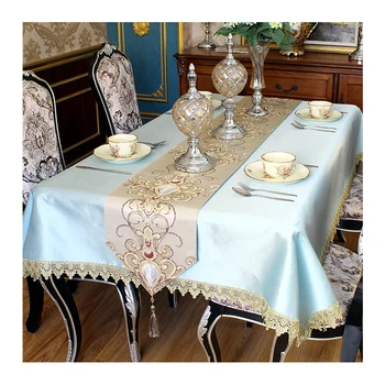 Hot-selling luxury European Nordic yarn-dyed jacquard polyester flowers embroidered table runner placemat family hotel
