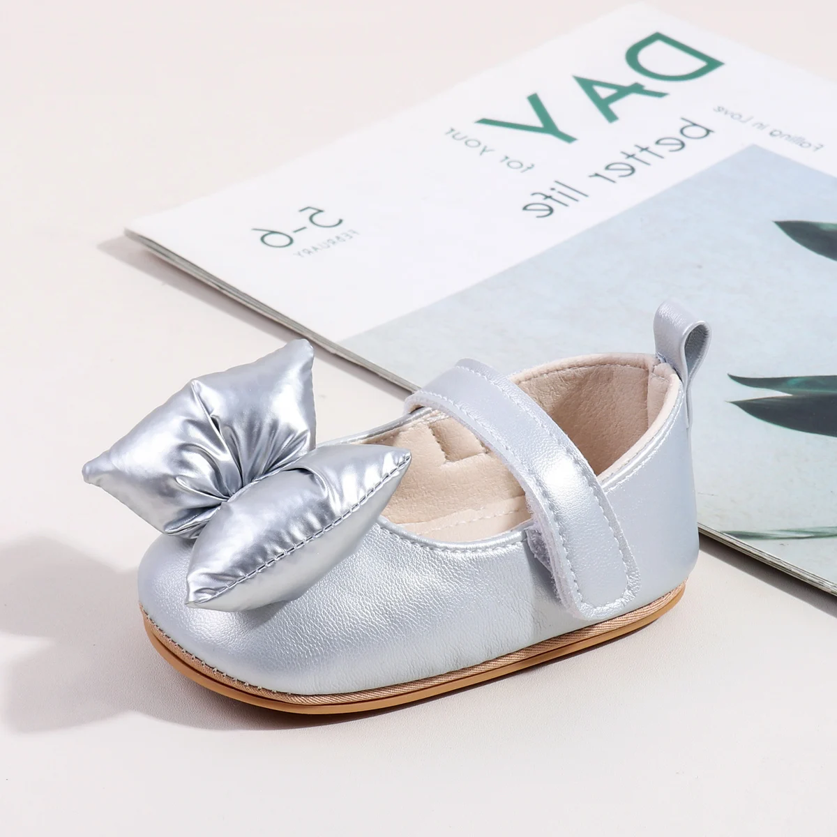 High Quality Anti-slip TPR Outsole Big Bowknot Design Princess Baby Girl Shoes factory