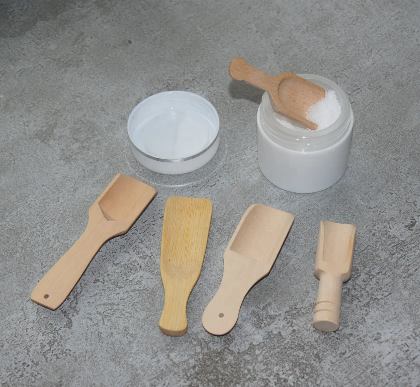 mini plastic scoops for bath salts