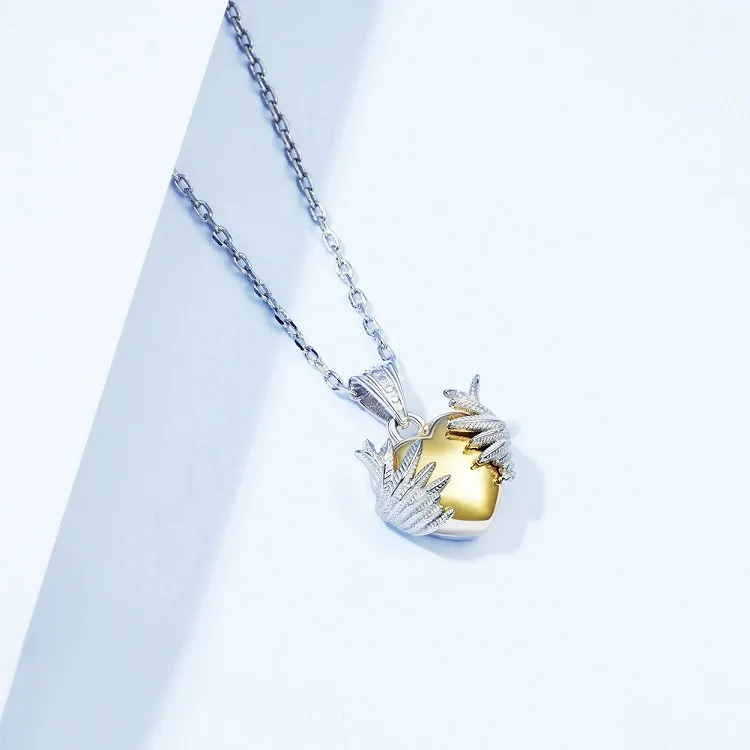 angel heart necklace (4).png