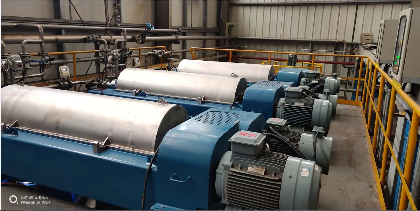 High Capacity 501-1000l/h 3200 RPM Easy To Operate Stainless Steel Decanter Centrifuge for Aging Oil Treatment