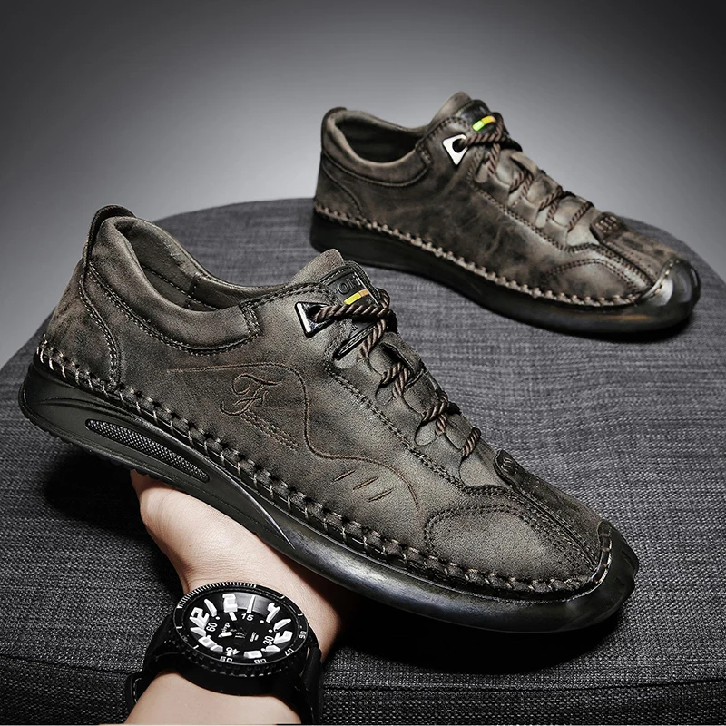 2023 New men casual leather shoes soft and comfortable men leather sneakers