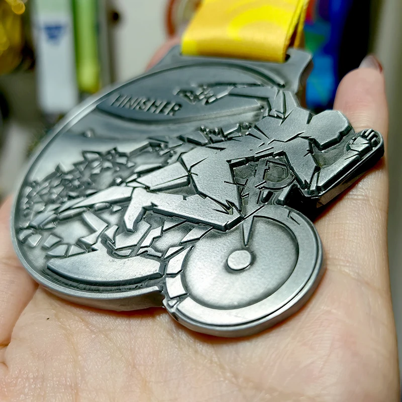 Custom 3D Sports Running Marathon Race Medal Silver Zinc Alloy Metal Sport Medals with Ribbon details