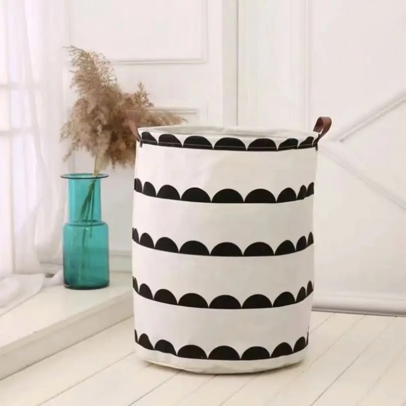 2023 Hot Selling Nordic Style Cotton and Linen Large Capacity Laundry Basket For Storage With Big Dot Pattern