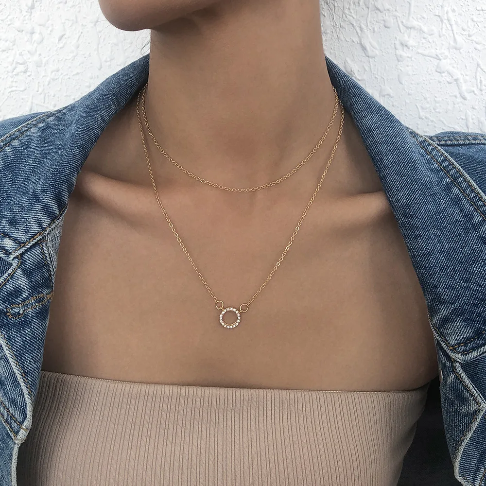 Round Pendant Rhinestone Necklace 
