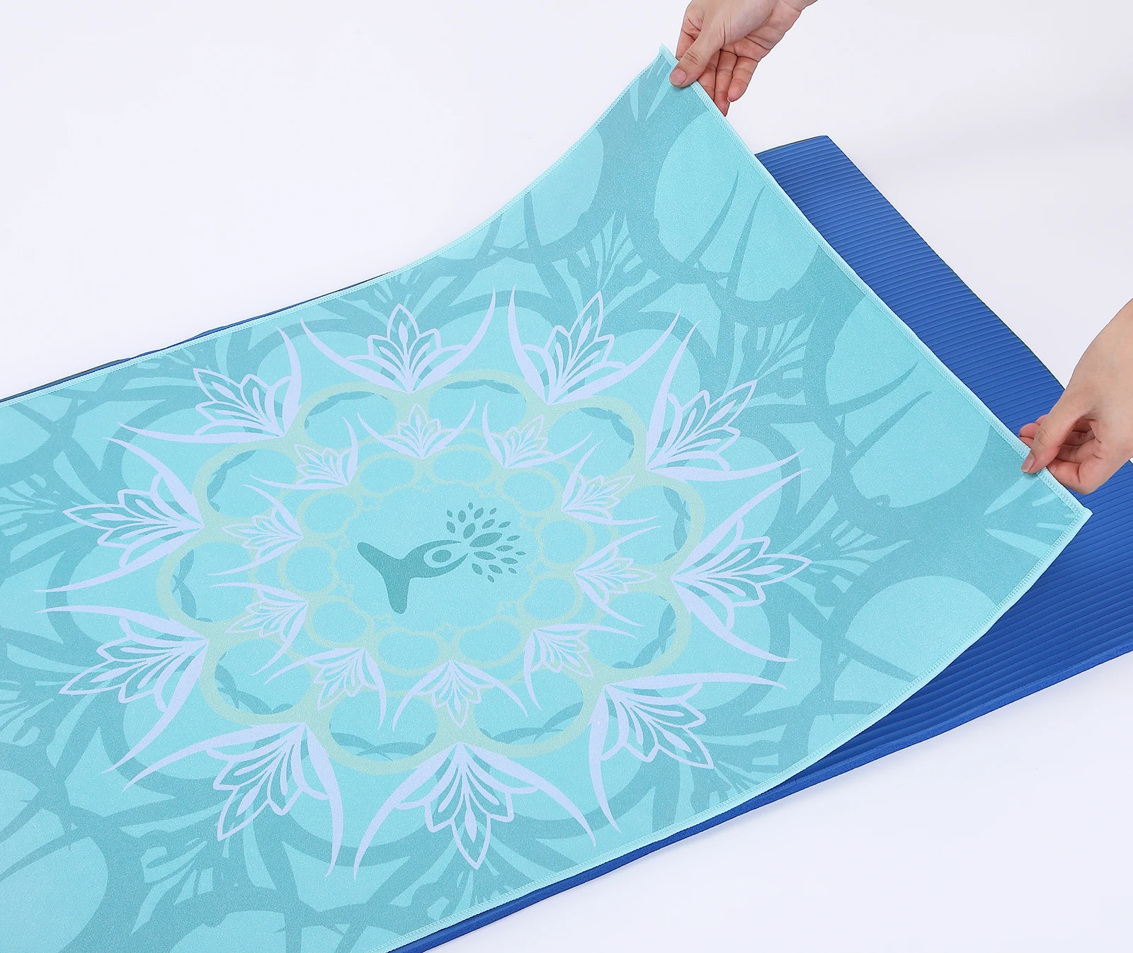 Custom Microfiber Yoga Mat Towel Sublimation Printing Anti-slip Yoga Towel with Rectangle Pocket for Yoga Exercise