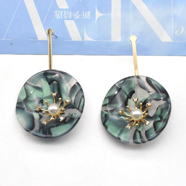 Newest design shell acrylic stud ear jewelry for woman trendy pearl earrings