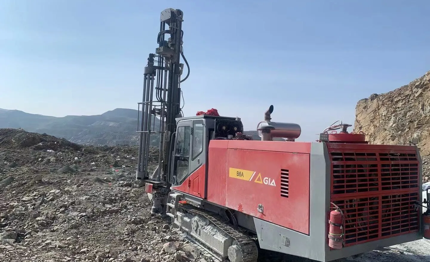 jieyaB6A DTH hydraulic drilling rig mining integrated dth drill rig underground mining equipment down-the-hole drilling rig