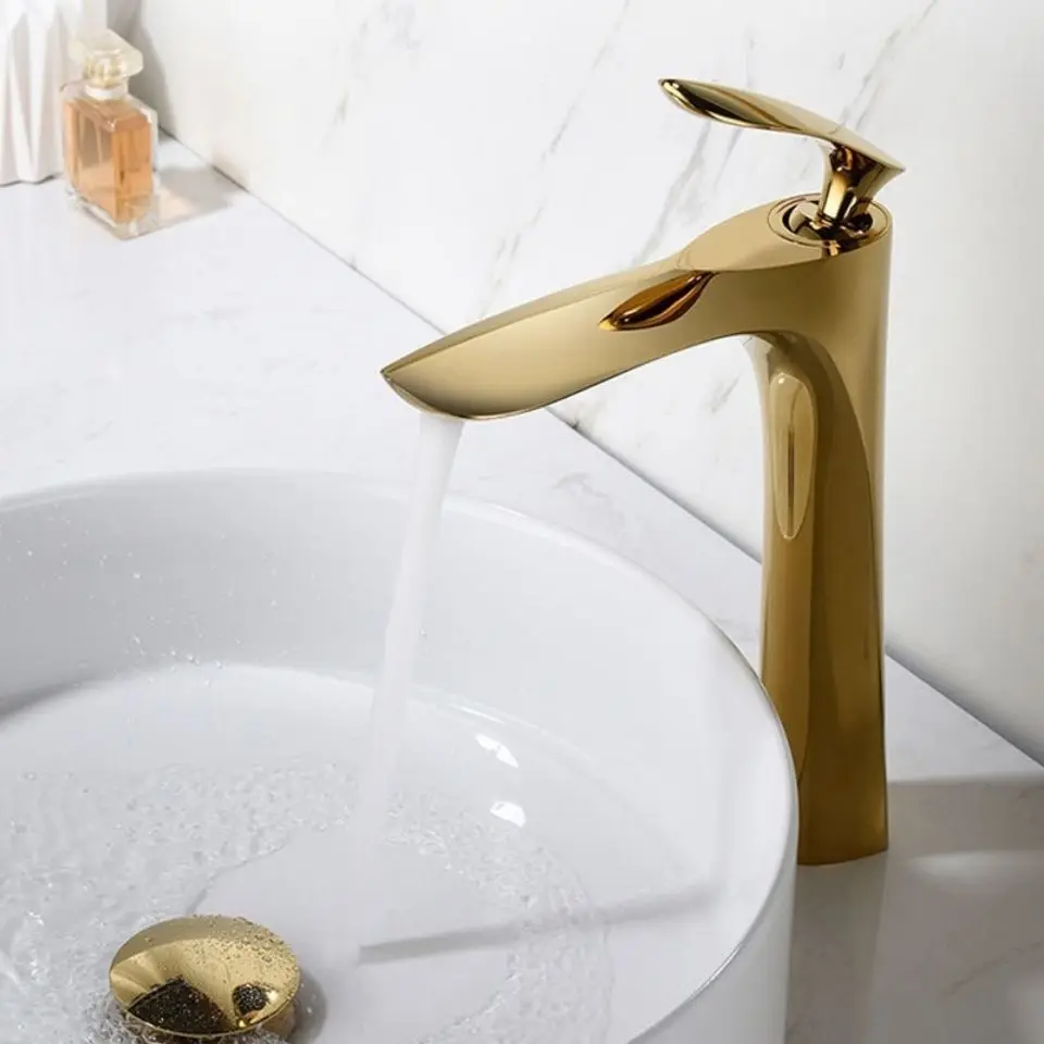 gold vessel faucet 1.jpg