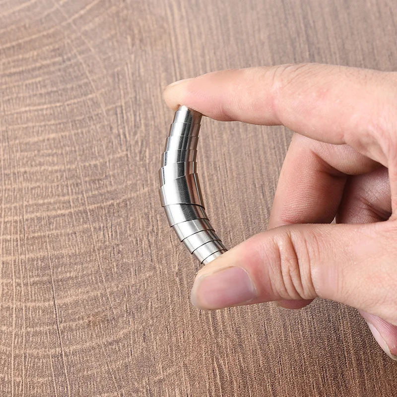 Metal blade pruning scissors