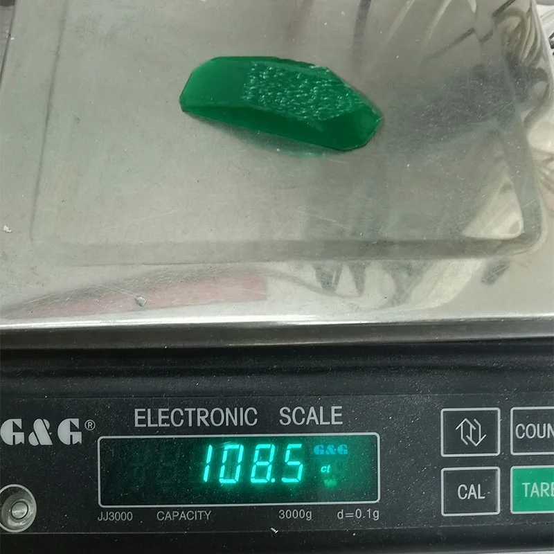 Hydrothermal Emerald Raw Material Lab Grow Columbia Emerald Rough