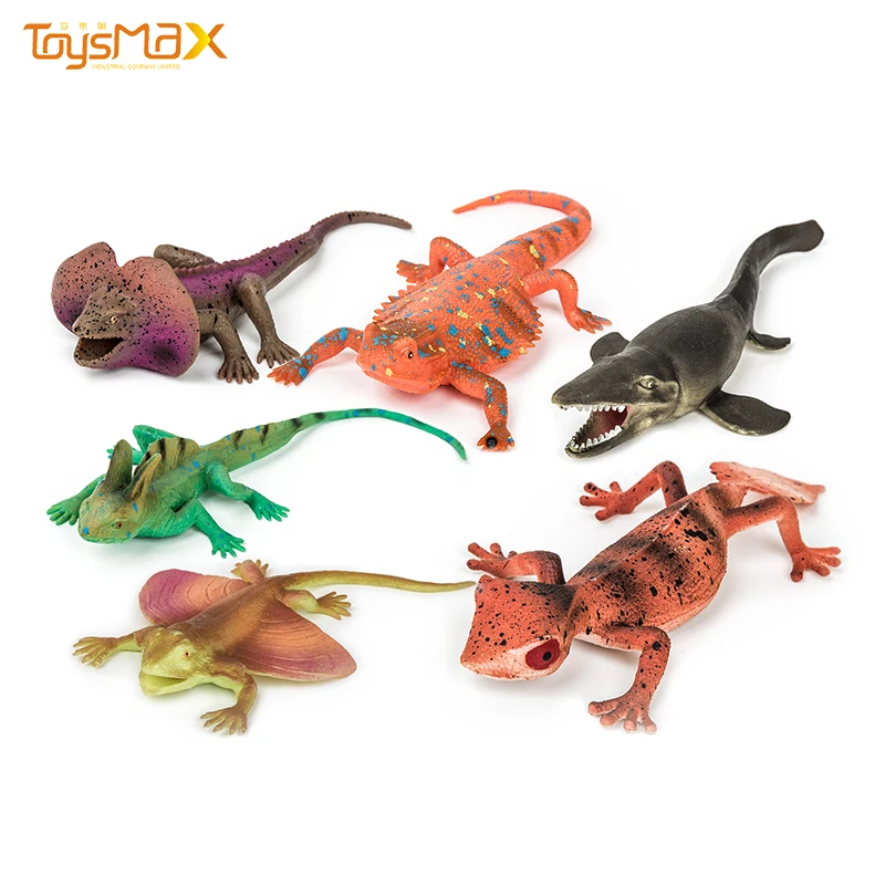 lifelike lizard toy