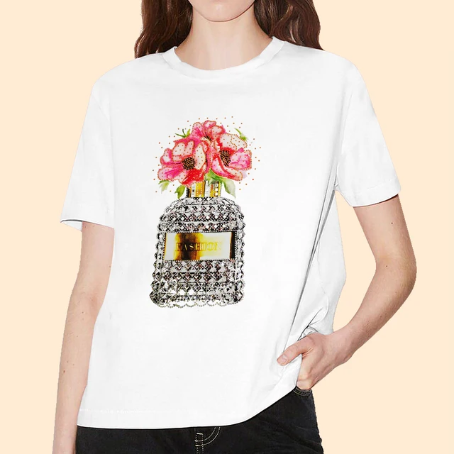 T-7582 Wholesale Perfume Flower Print Women T-shirt Fashion Graphic Tees T-shirt Aesthetic Female Shirts