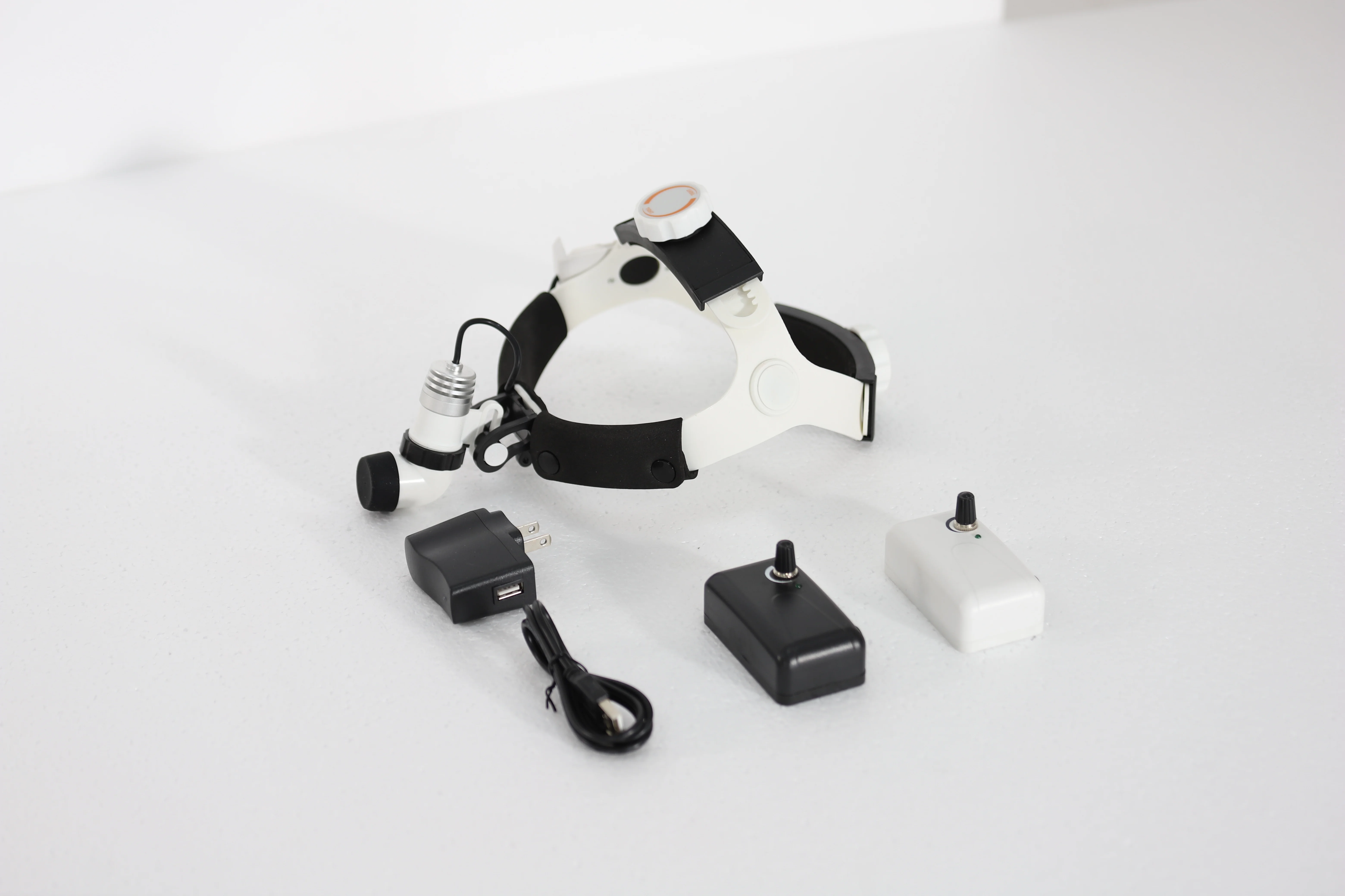 Aeolus Headlight For Animal Operation Lamp Pet Veterinary Headlight Dog