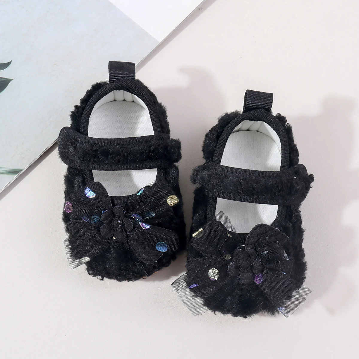 Wholesale Velvet Material Cute Newborn Baby Girls Shoes details