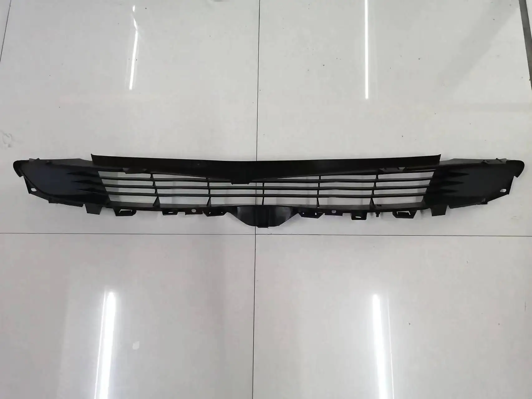 MD3 Car Body Parts Front Bumper Kits OEM 1084168-SO-5-E Front Bumper Grille Auto Headlamp for Tesla MD3 2020 2021 factory