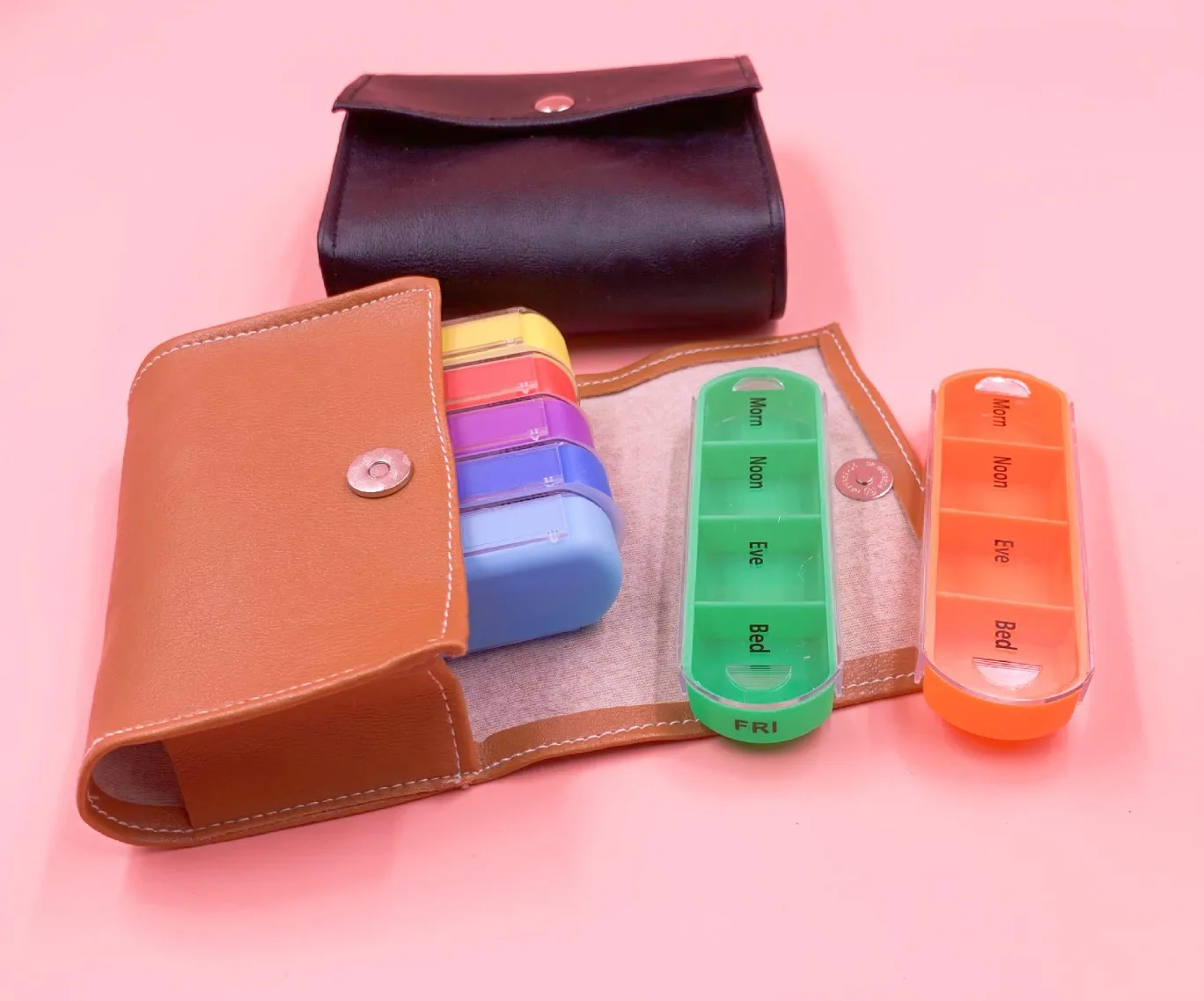 PP Pill organizer storage cases Customized logo PU packing bag 28 compartment weekly pill box